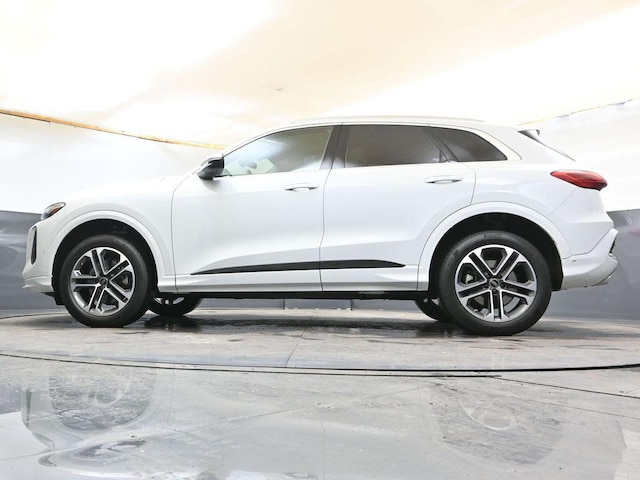 2025 Audi Q5 Premium - Photo 31