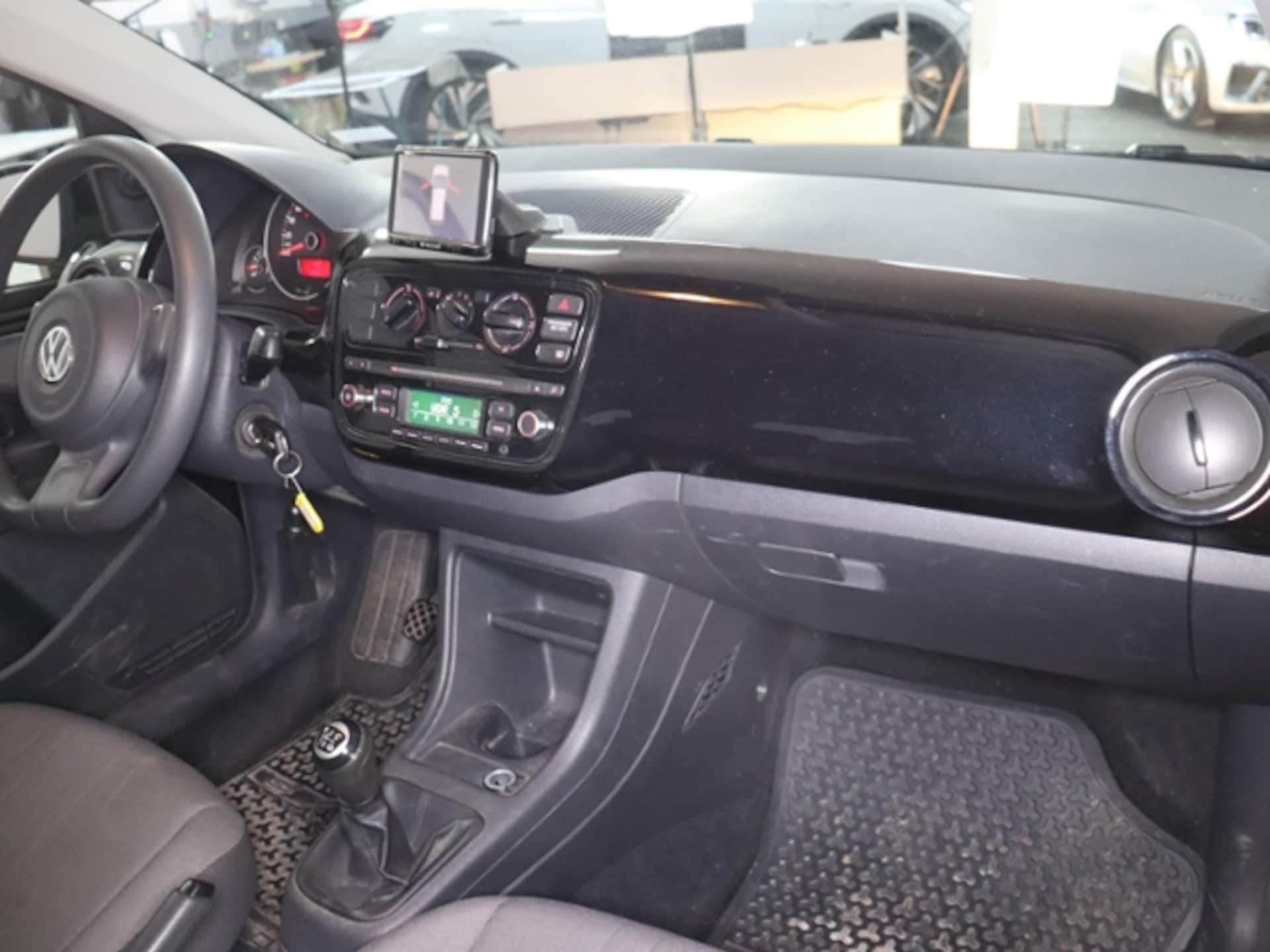 Volkswagen up! move up!