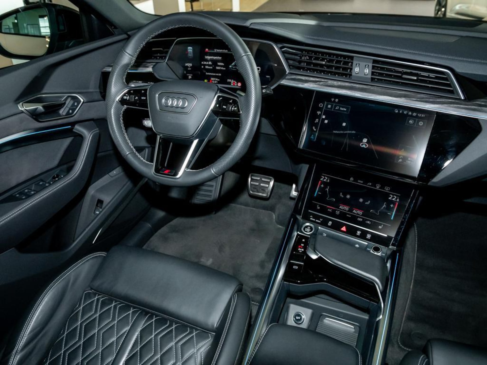 Audi Q8 e-tron S line