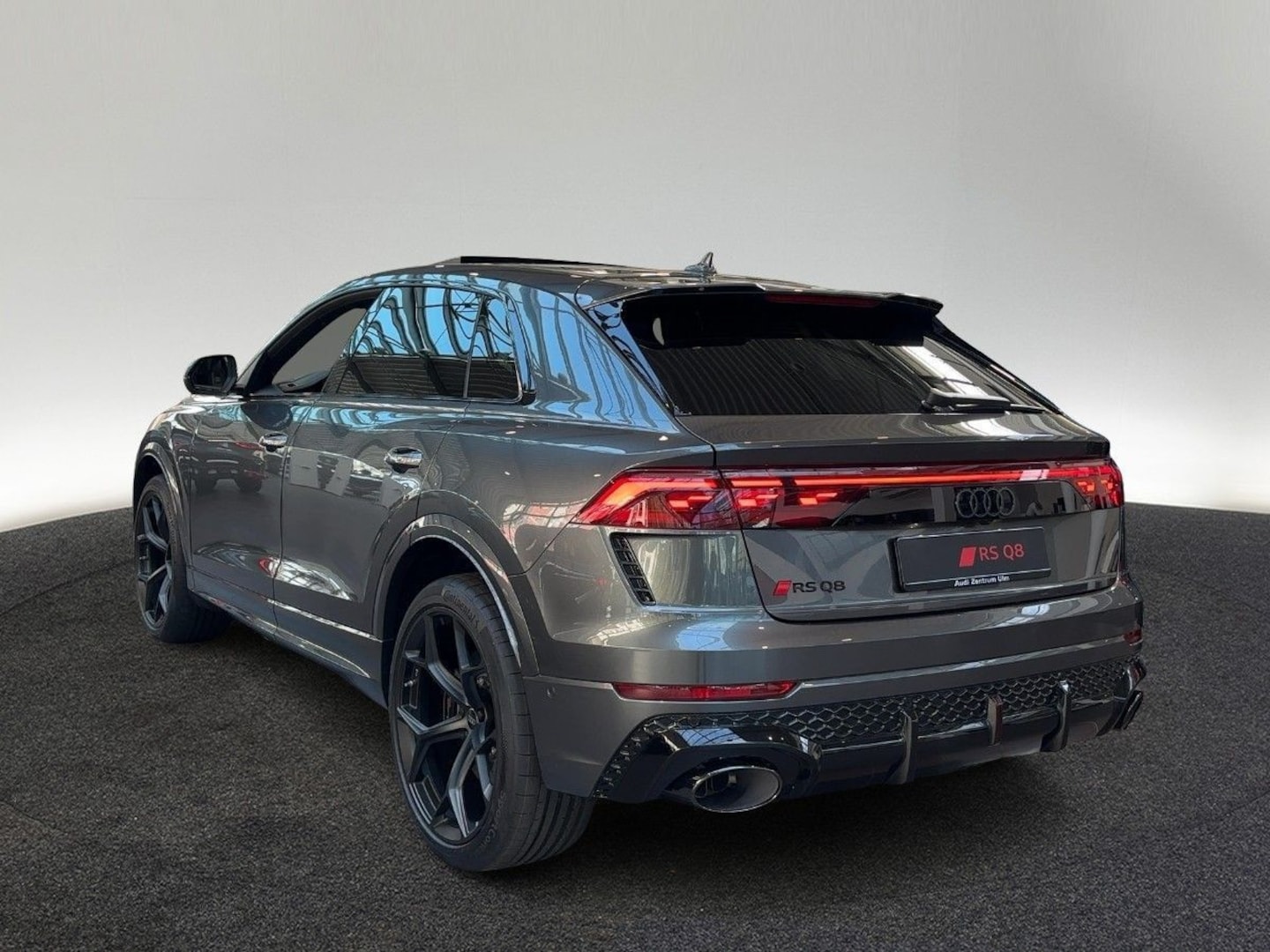 Bild über Audi RS Q8 SUV TFSI quattro 471 kW tiptronic - für weitere Informationen kontaktieren Sie den Audi Partner
