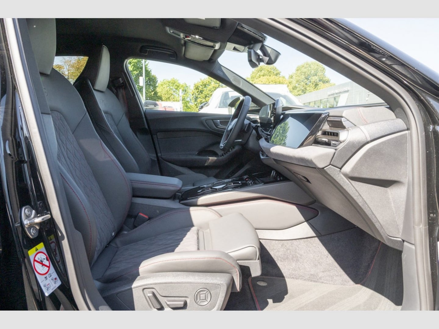 Bild über Audi A5 Avant e-hybrid e-hybrid quattro 270 kW S tronic - für weitere Informationen kontaktieren Sie den Audi Partner