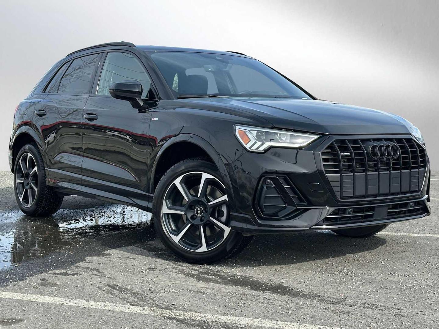 2025 Audi Q3 45 TFSI S Line Premium Plus quattro's photo