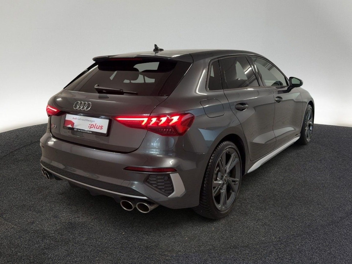 Bild über Audi S3 Sportback TFSI quattro S tronic - für weitere Informationen kontaktieren Sie den Audi Partner