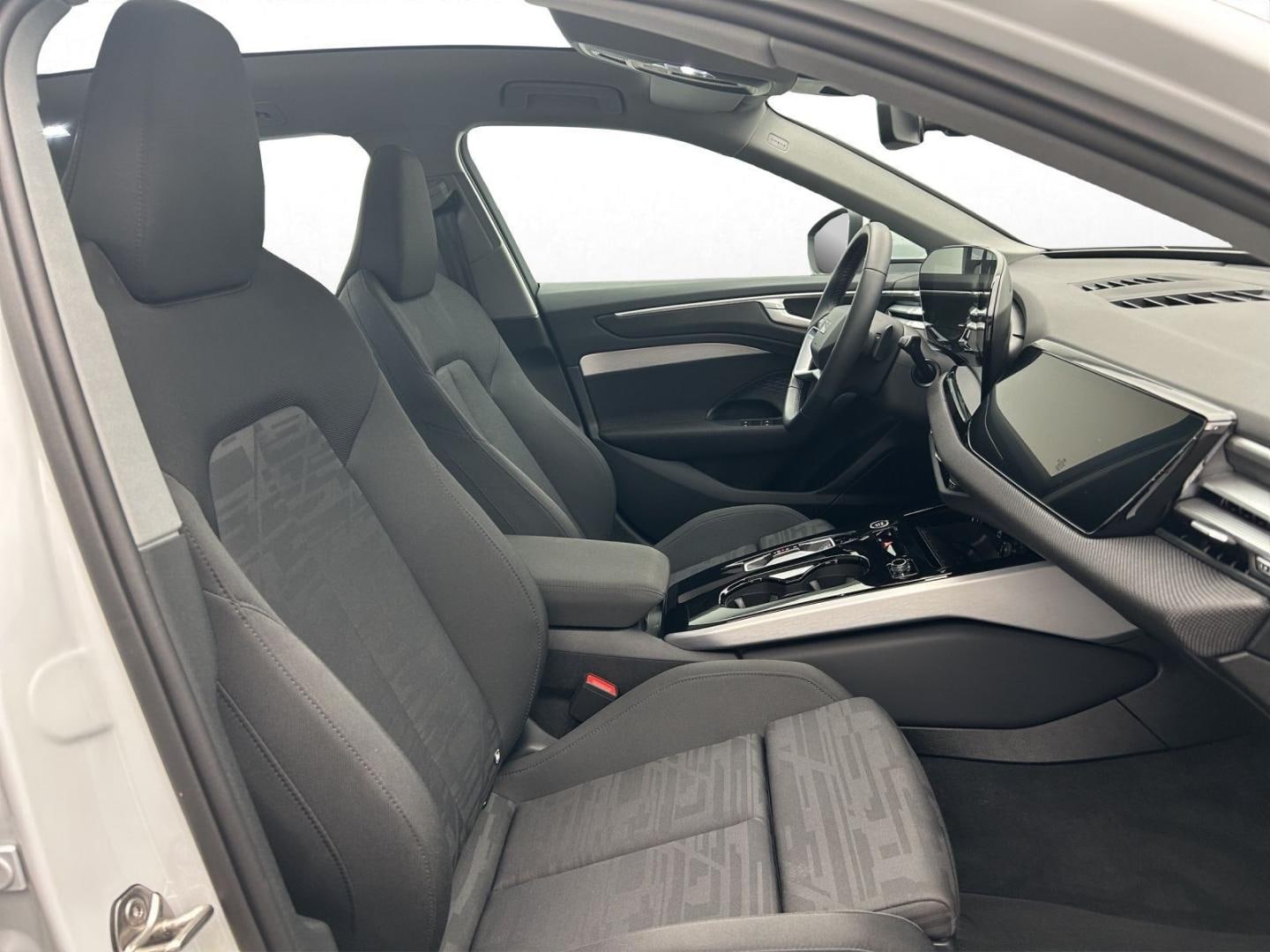 Bild über Audi A6 Avant TDI quattro 150 kW S tronic - für weitere Informationen kontaktieren Sie den Audi Partner