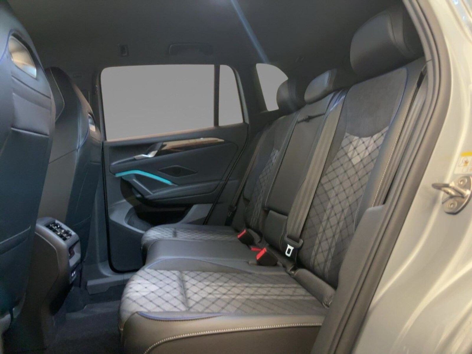 Volkswagen Tiguan – Bild 7