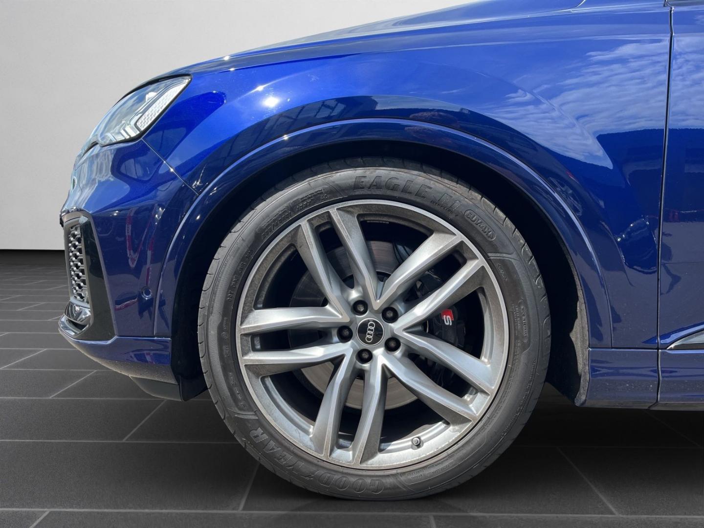 Image about Audi SQ7 TDI quattro tiptronic
