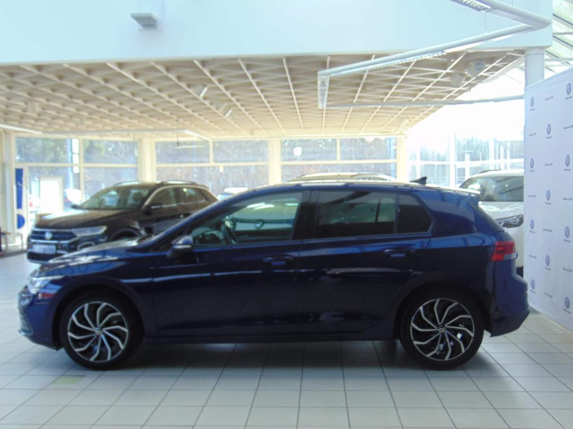 Volkswagen Golf Life