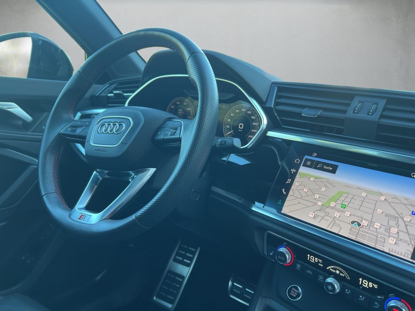 Bild über Audi Q3 Sportback TFSI e S line 45 TFSI e S tronic - für weitere Informationen kontaktieren Sie den Audi Partner