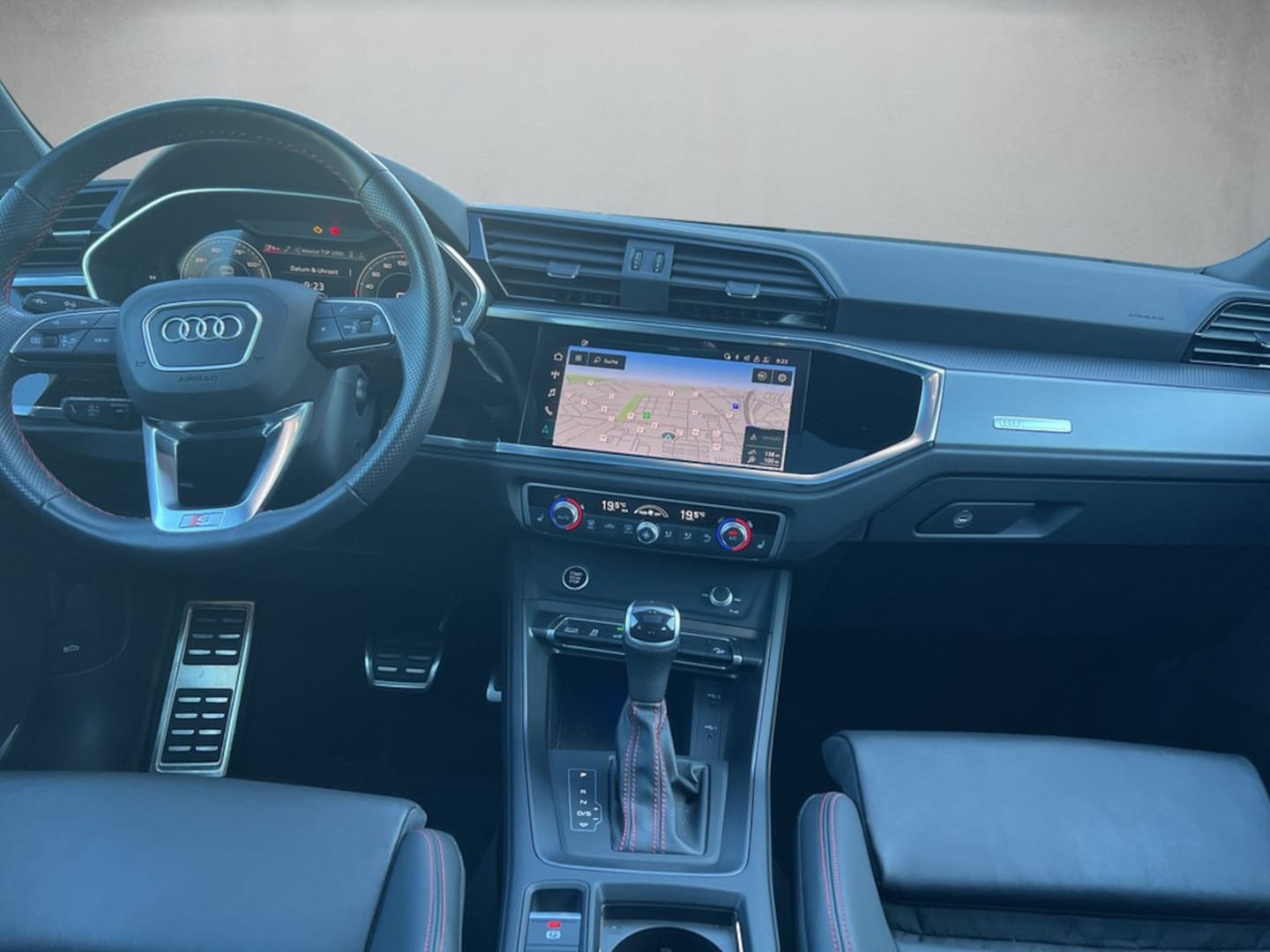 Bild über Audi Q3 Sportback TFSI e S line 45 TFSI e S tronic - für weitere Informationen kontaktieren Sie den Audi Partner