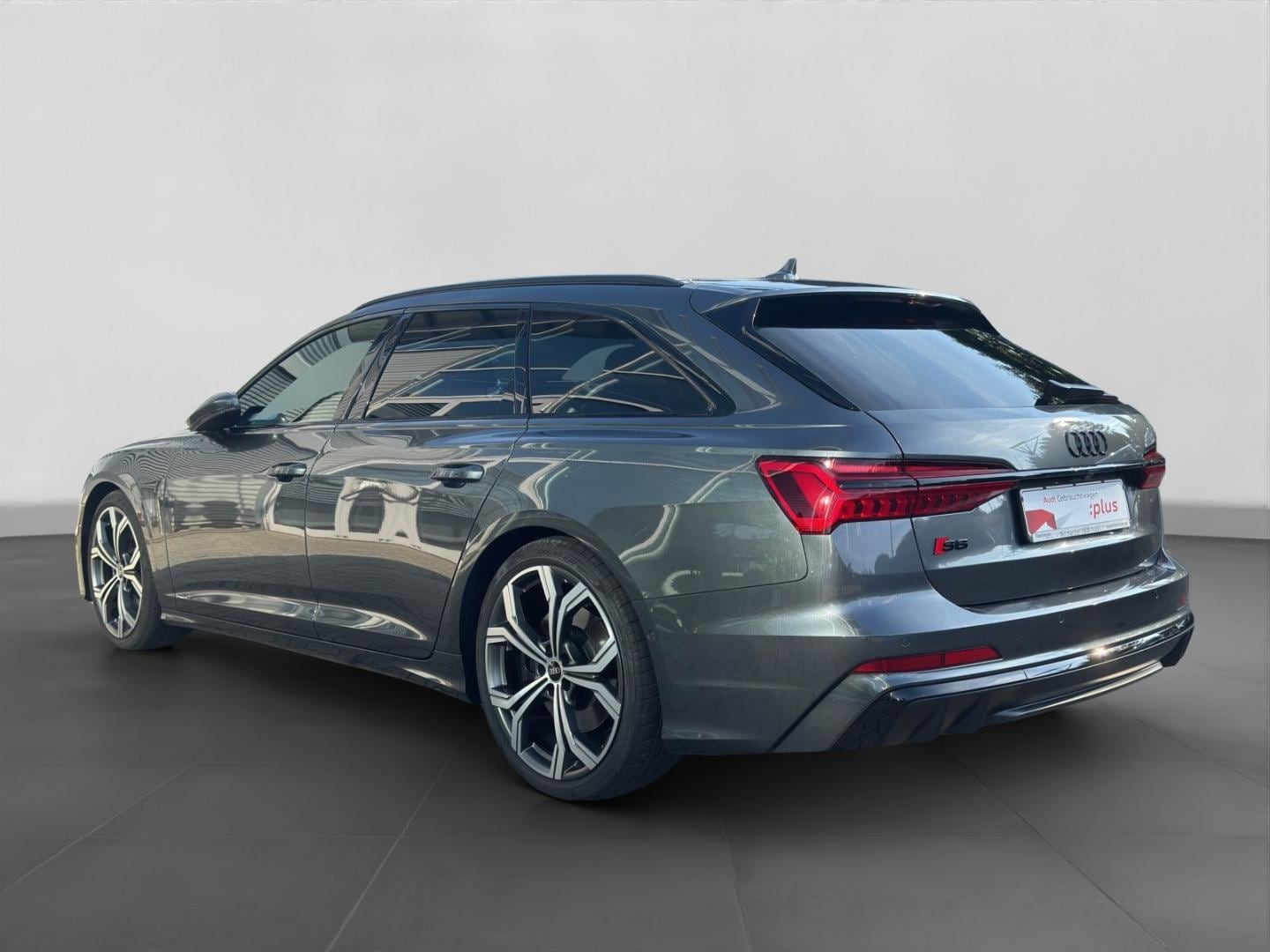 Bild über Audi S6 Avant S6 Avant TDI 253(344) kW(PS) tiptronic - für weitere Informationen kontaktieren Sie den Audi Partner