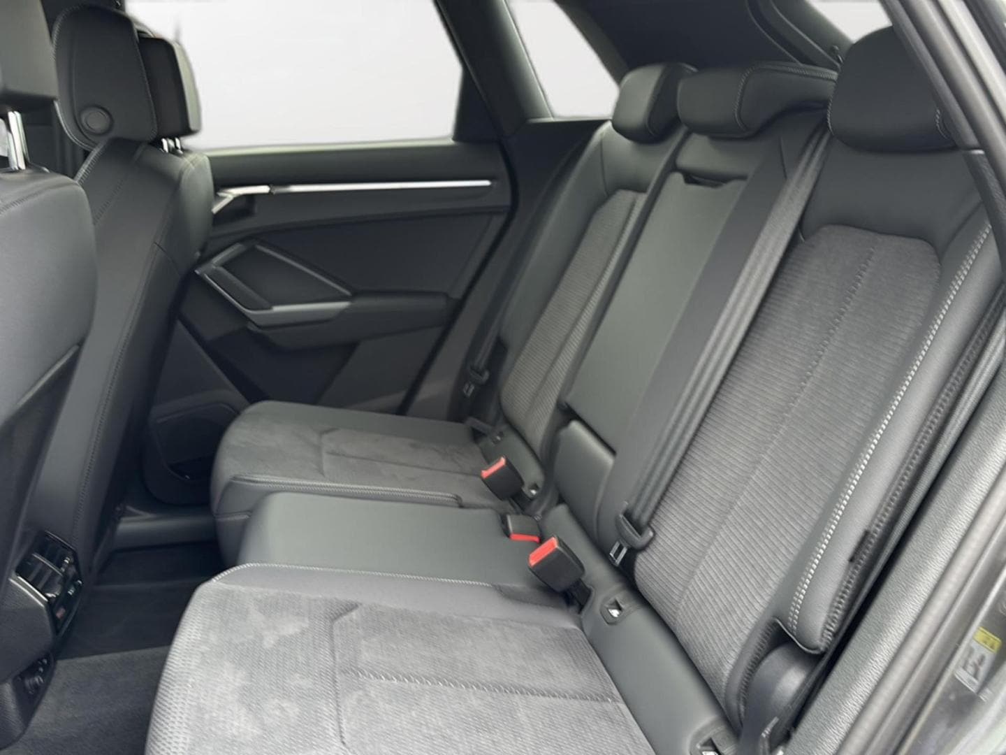 Bild über Audi Q3 TFSI quattro 140 kW S tronic - für weitere Informationen kontaktieren Sie den Audi Partner