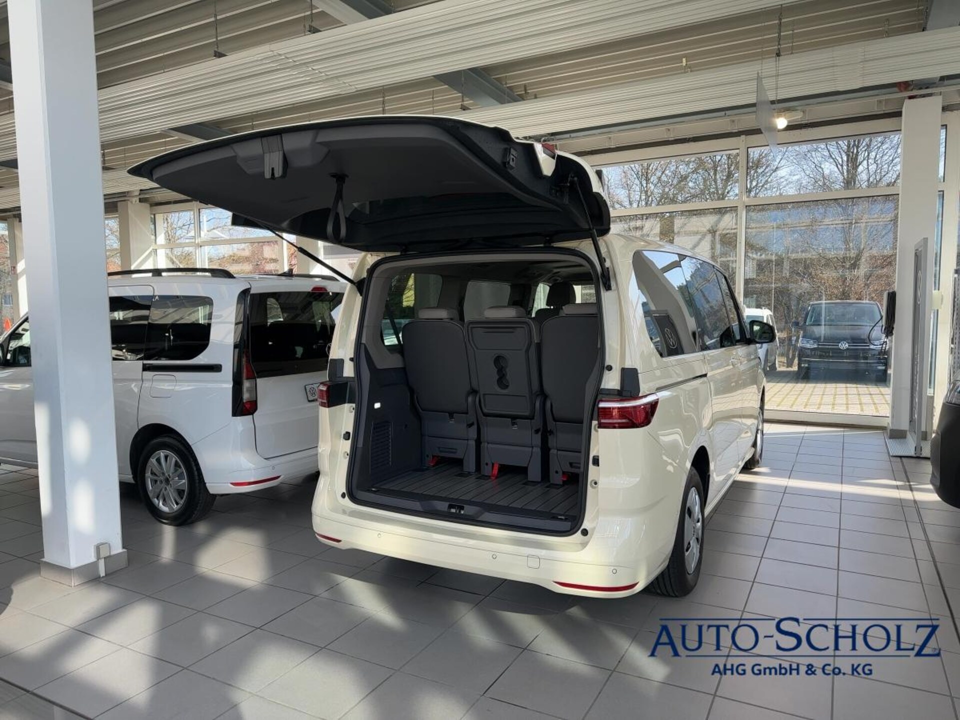Volkswagen Multivan Langversion Basis-Modell