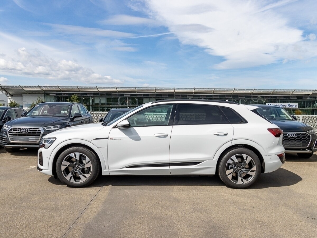 Image about Audi Q8 e-tron S line 50 e-tron quattro