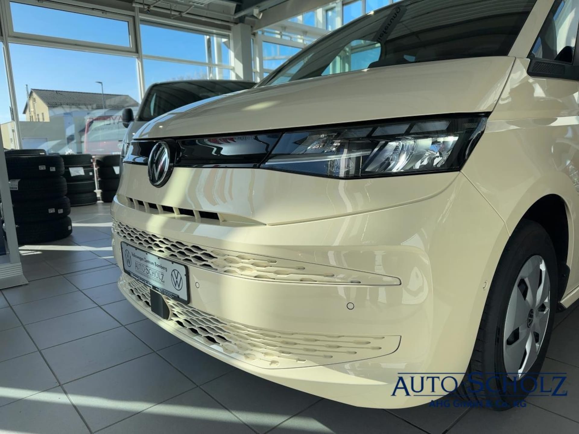 Volkswagen Multivan Langversion Basis-Modell