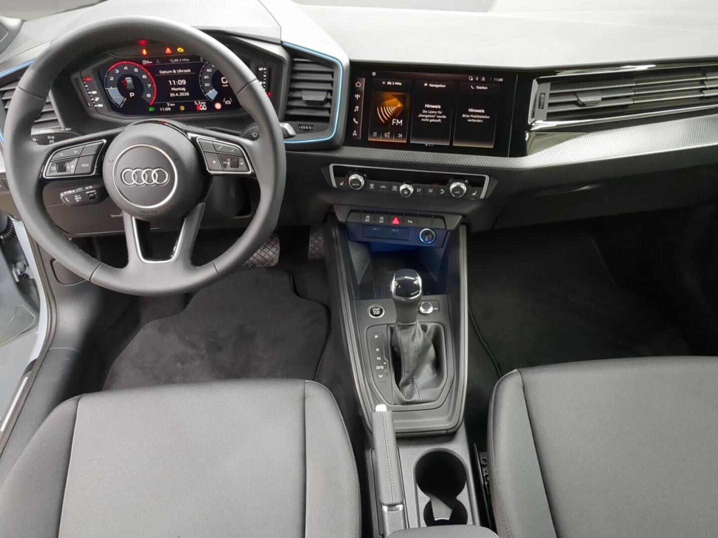 Bild über Audi A1 Sportback S line 25 TFSI S tronic - für weitere Informationen kontaktieren Sie den Audi Partner
