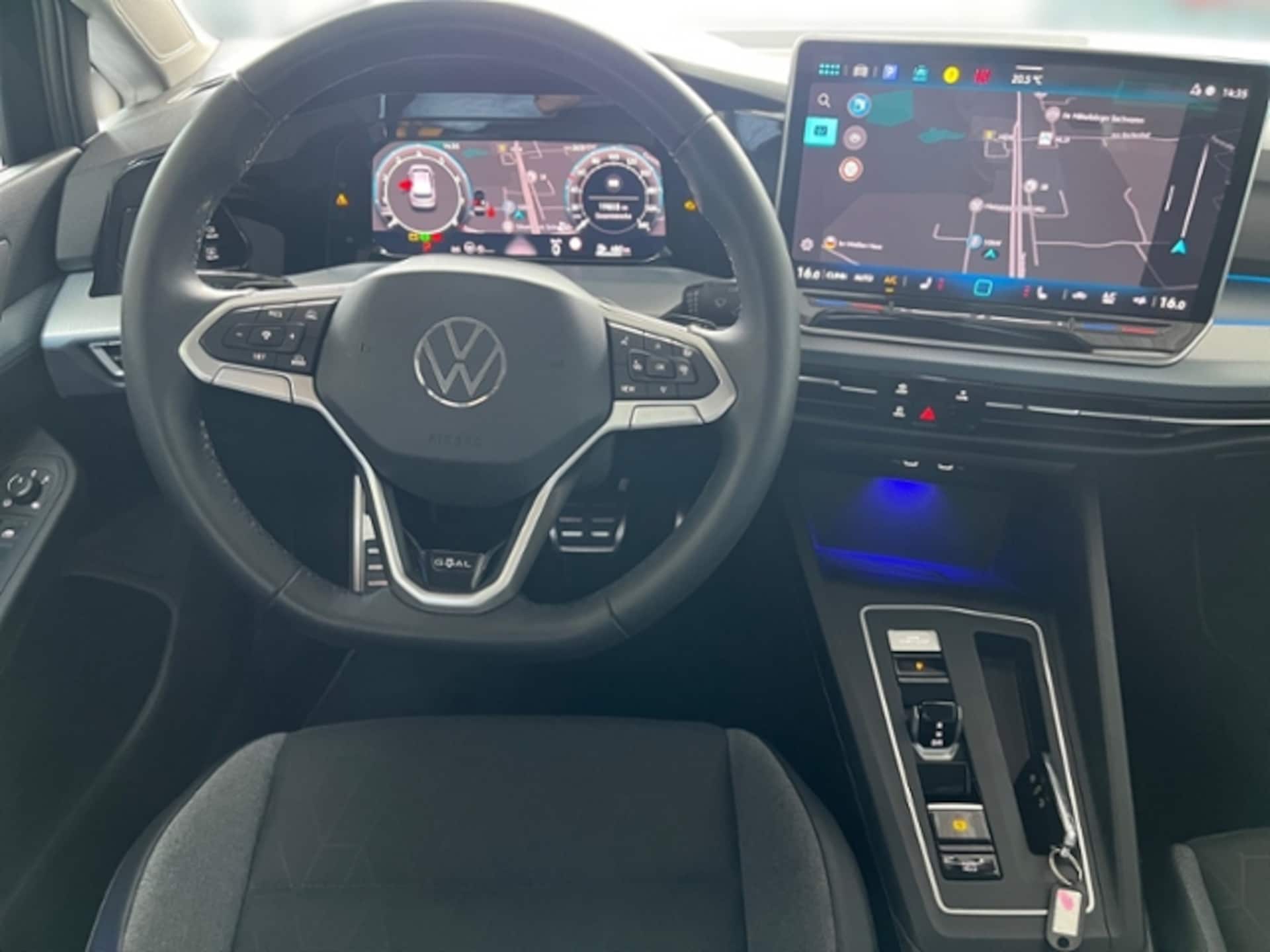 Volkswagen Golf Life