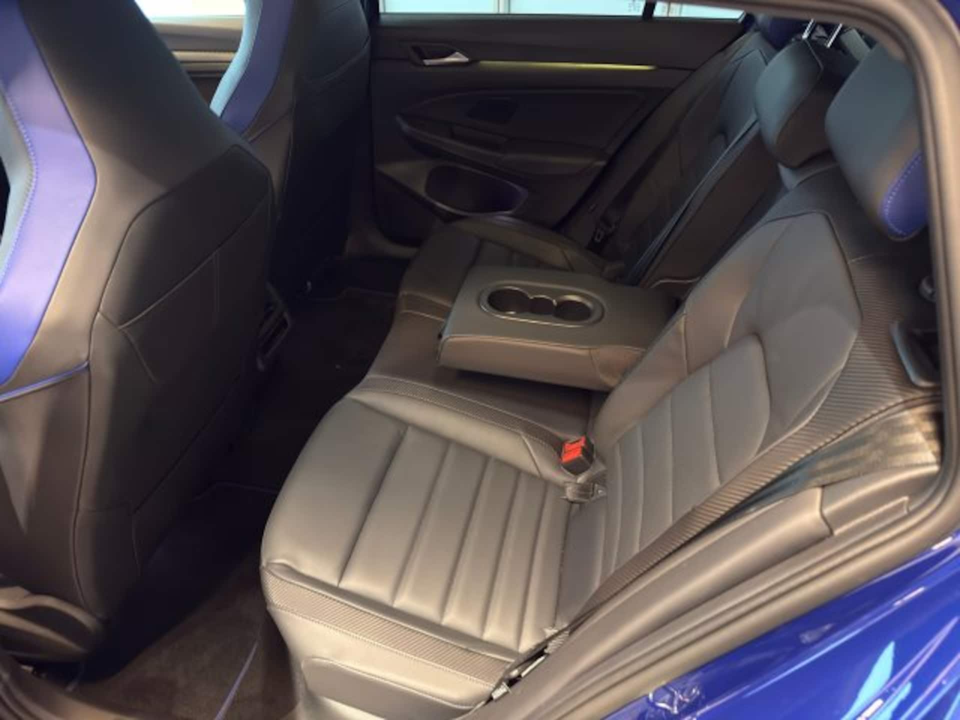 Volkswagen Golf Variant R