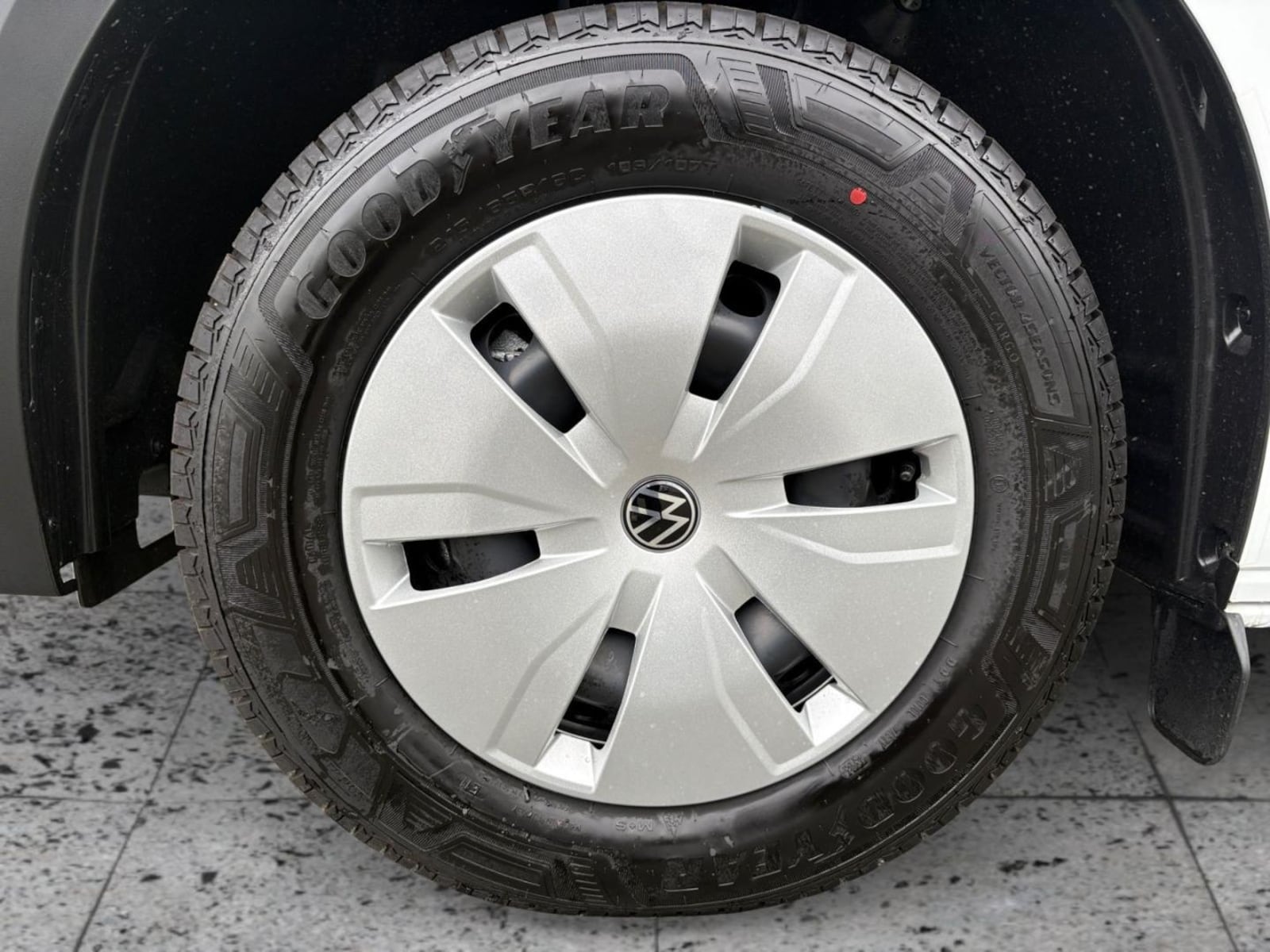 Volkswagen Transporter Kasten kurzer Radstand – Bild 8
