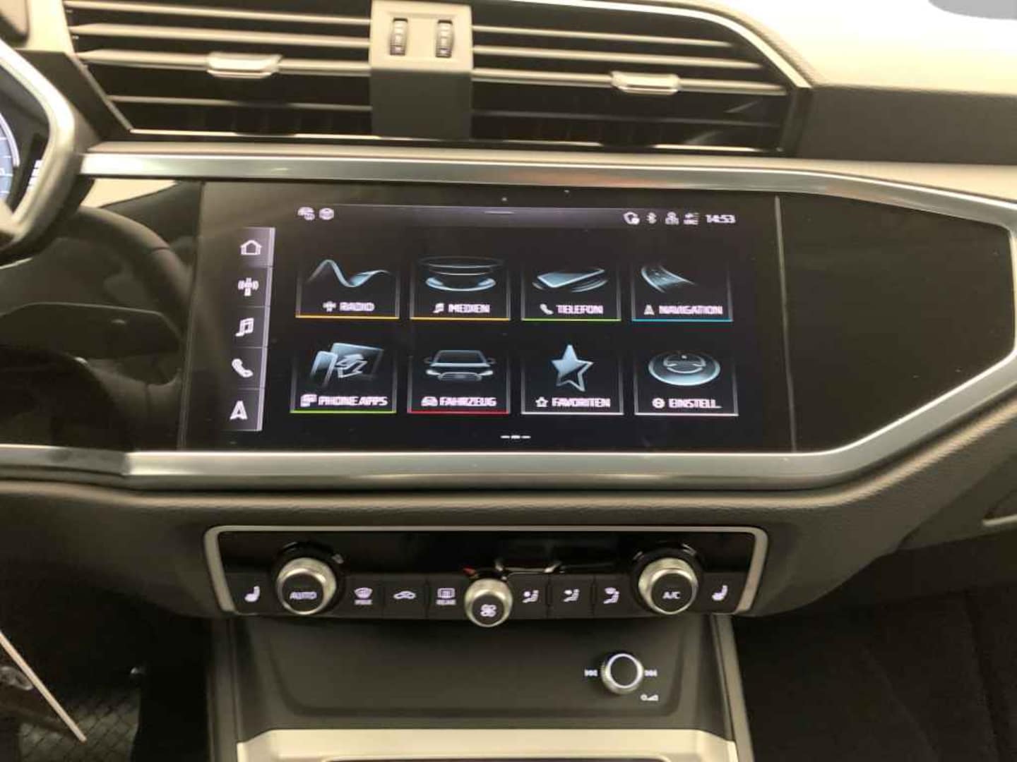 Bild über Audi Q3 35 TDI S tronic - für weitere Informationen kontaktieren Sie den Audi Partner