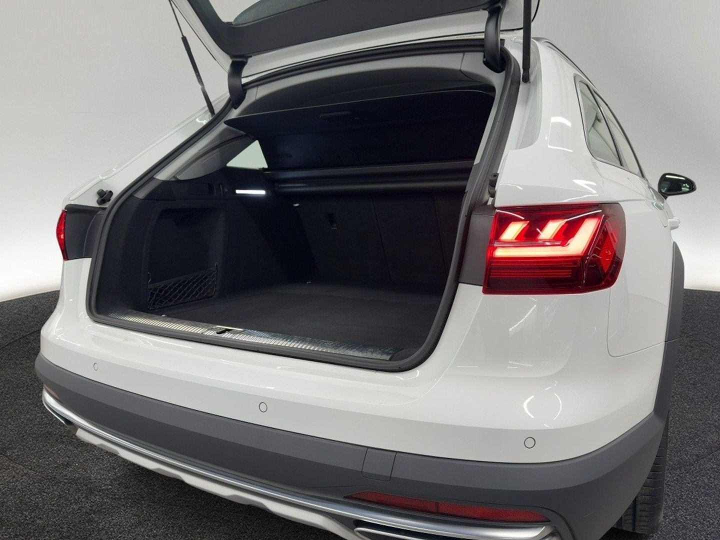 Bild über Audi A4 allroad quattro 45 TFSI quattro S tronic - für weitere Informationen kontaktieren Sie den Audi Partner