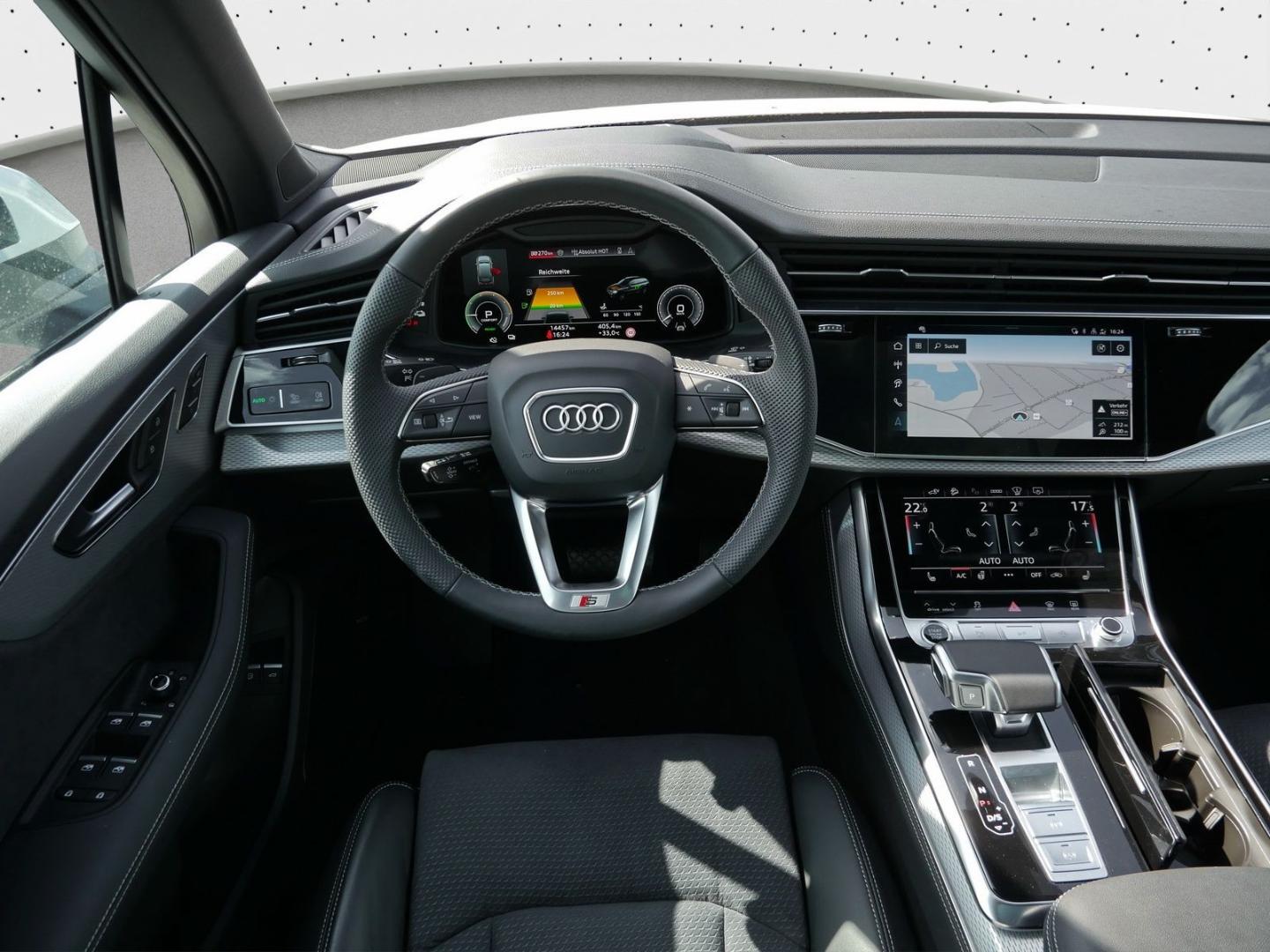 Image about Audi Q7 SUV TFSI e S line 55 TFSI e quattro tiptronic