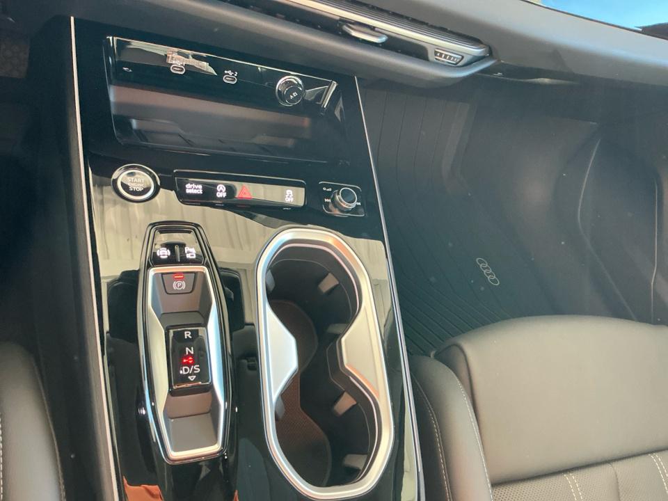 2026 Audi A6 Premium Plus - Photo 14