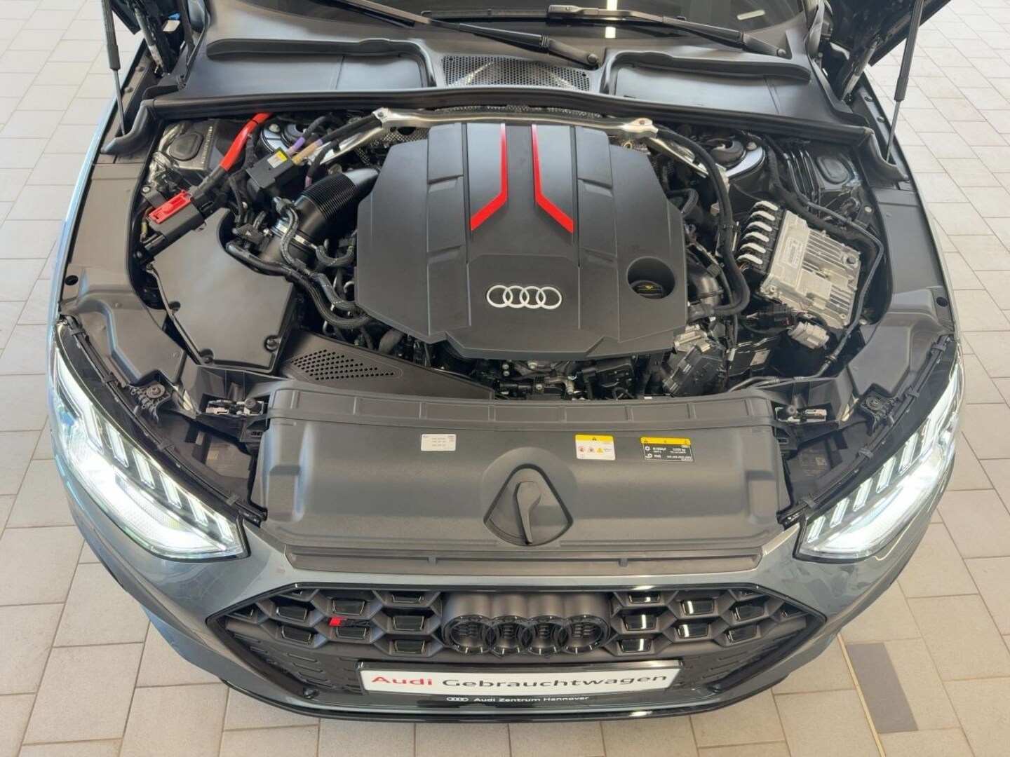 Bild über - für weitere Informationen kontaktieren Sie den Audi Partner