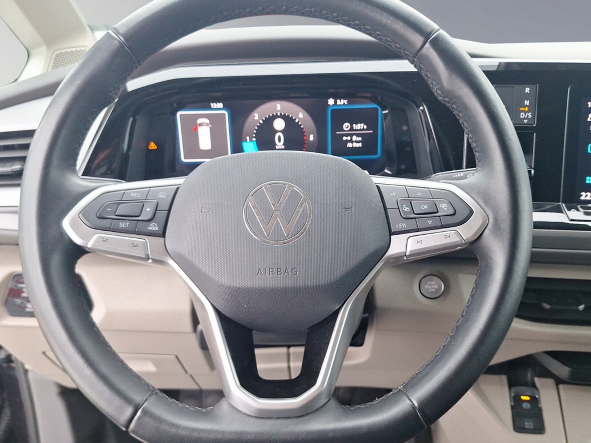 Volkswagen Multivan Basis-Modell