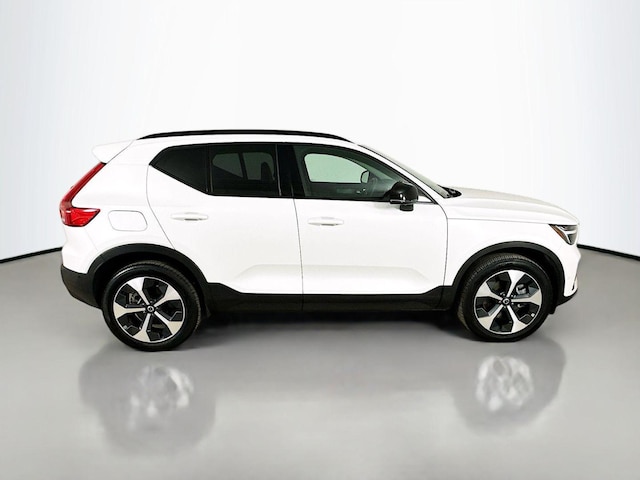 2026 Volvo XC40