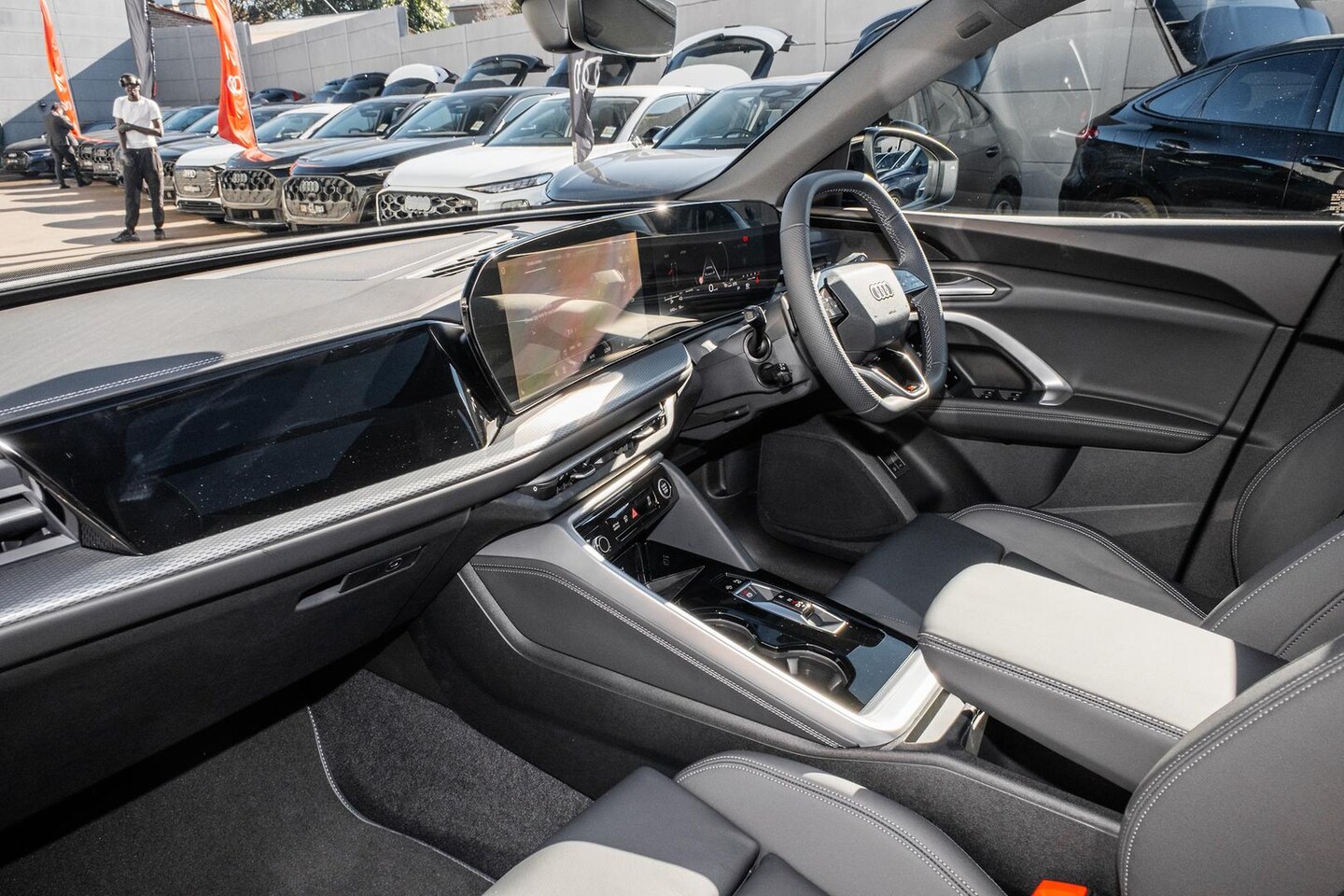 Image about Audi Q5 SUV e-hybrid quattro S tronic