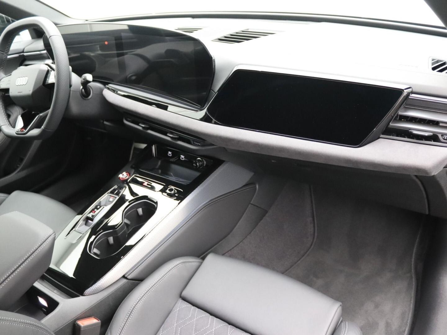 Bild über Audi A5 Limousine TFSI quattro S tronic - für weitere Informationen kontaktieren Sie den Audi Partner