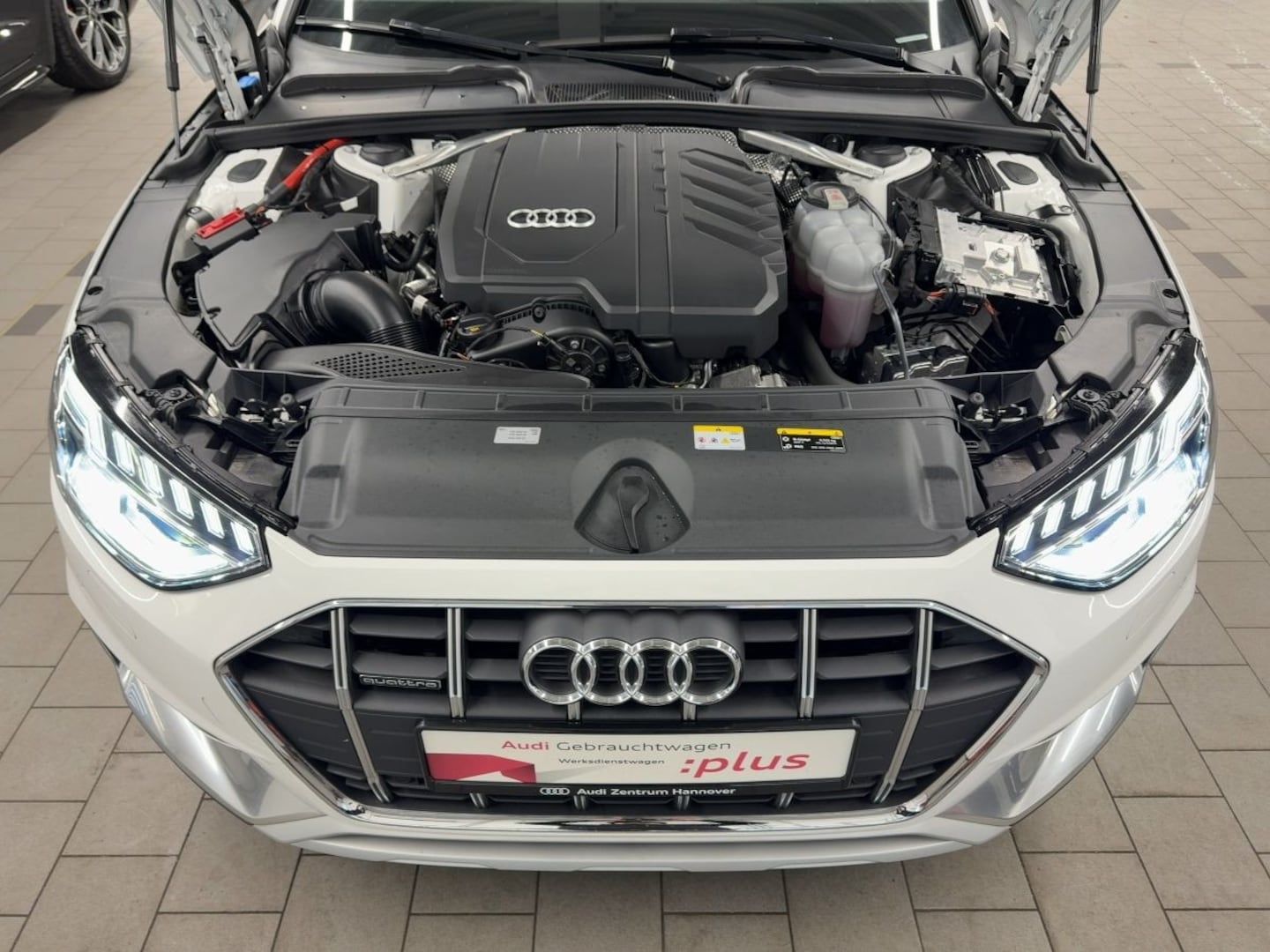 Bild über Audi A4 allroad quattro 45 TFSI quattro S tronic - für weitere Informationen kontaktieren Sie den Audi Partner