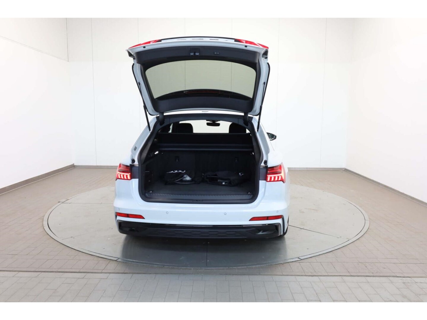 Image about Audi A6 Avant TFSI e S line 50 TFSI e quattro220(299)kW(PS)S tronic