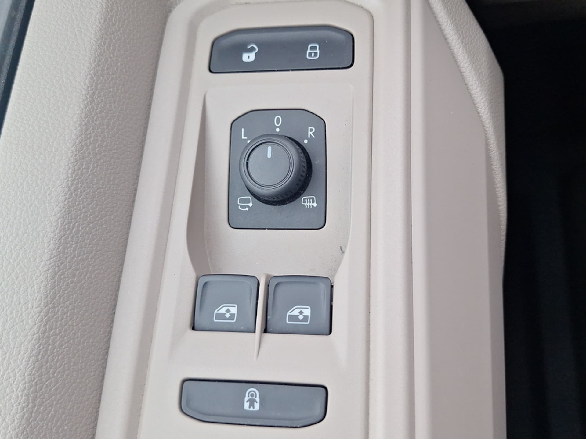 Volkswagen Multivan Basis-Modell