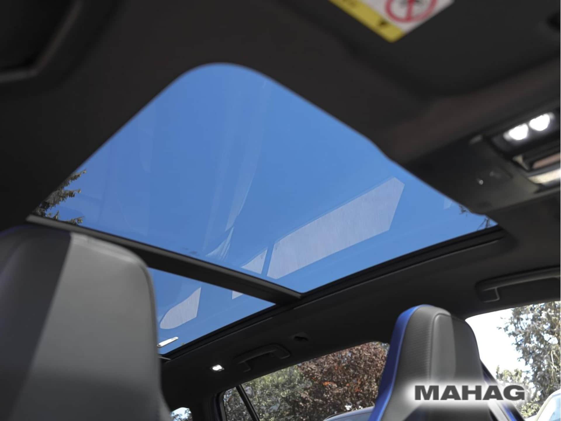 Volkswagen Golf Variant R