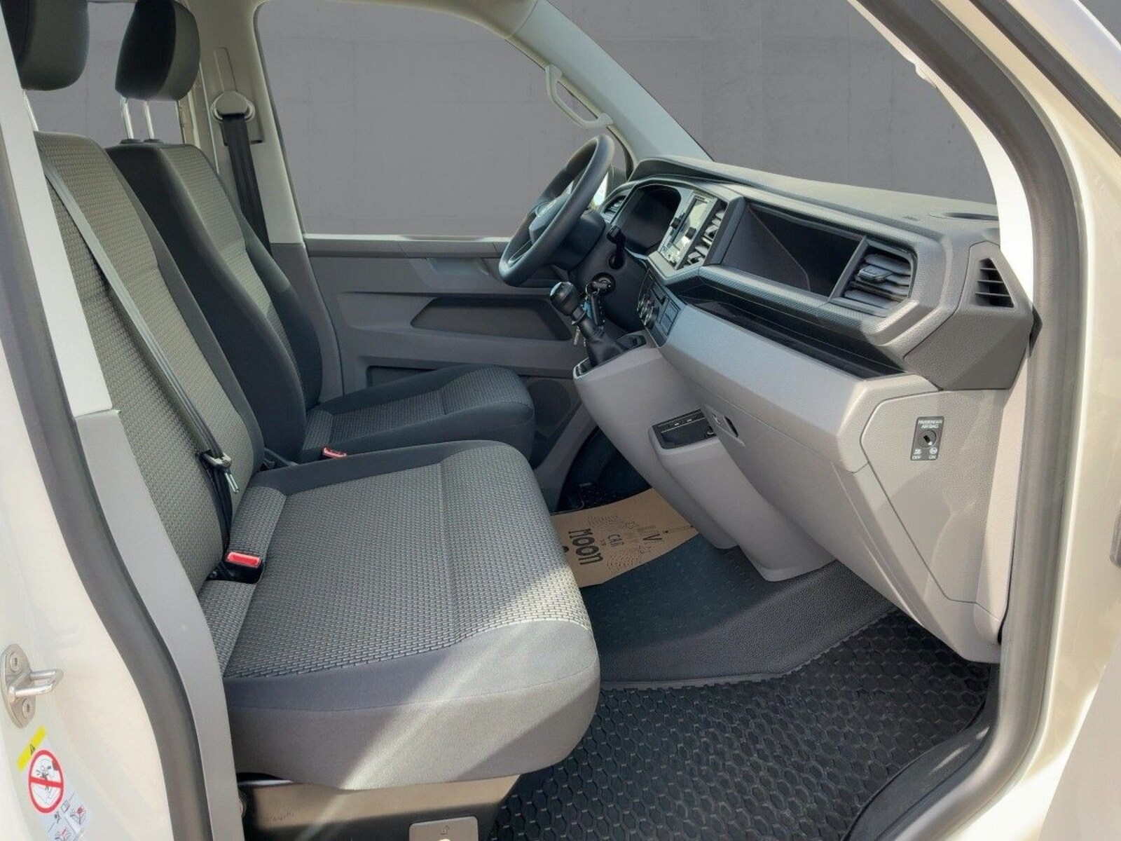 Volkswagen T6.1 Transporter Kombi kurzer Radstand – Bild 11
