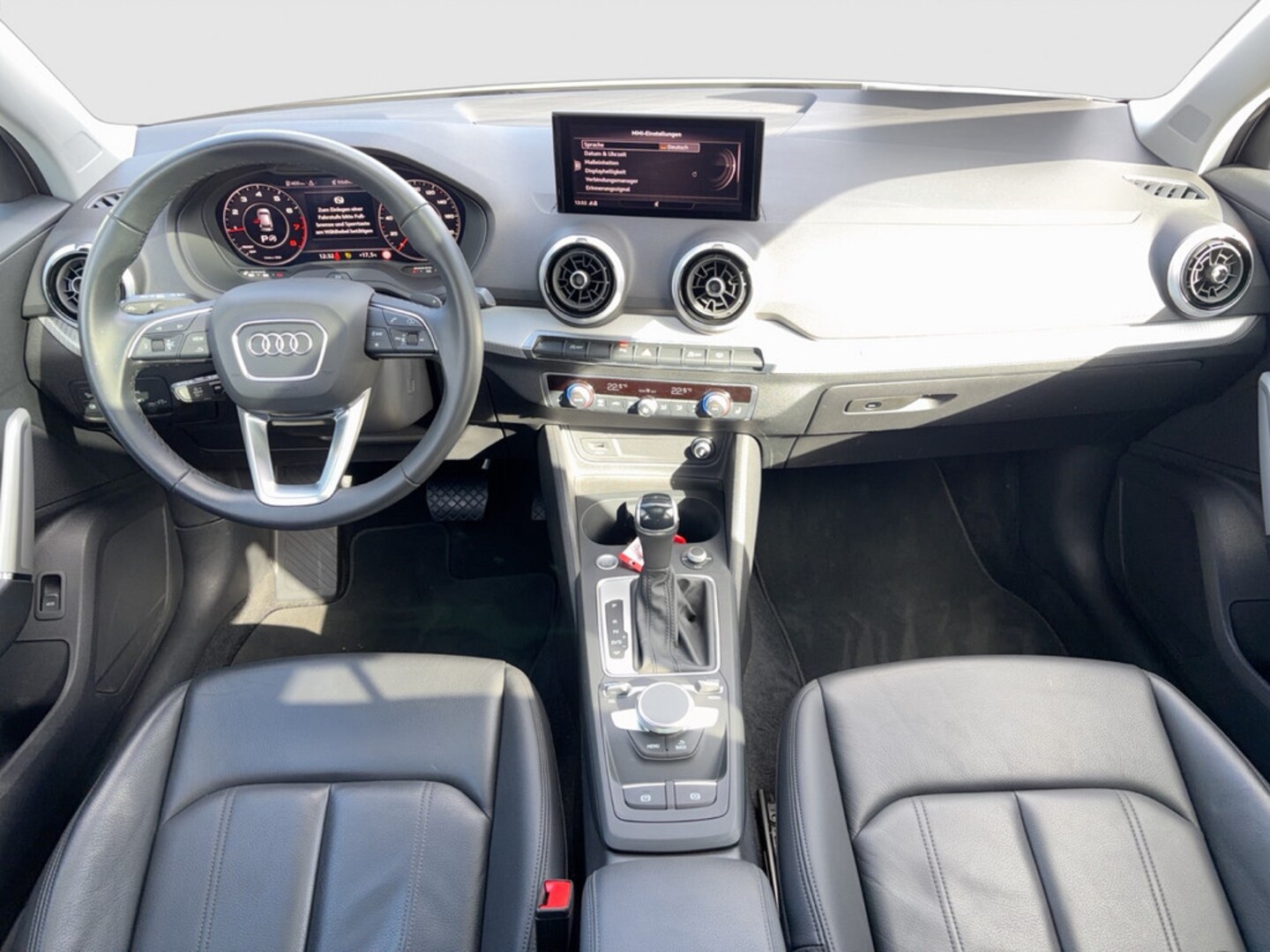 Bild über Audi Q2 advanced 35 TFSI S tronic - für weitere Informationen kontaktieren Sie den Audi Partner