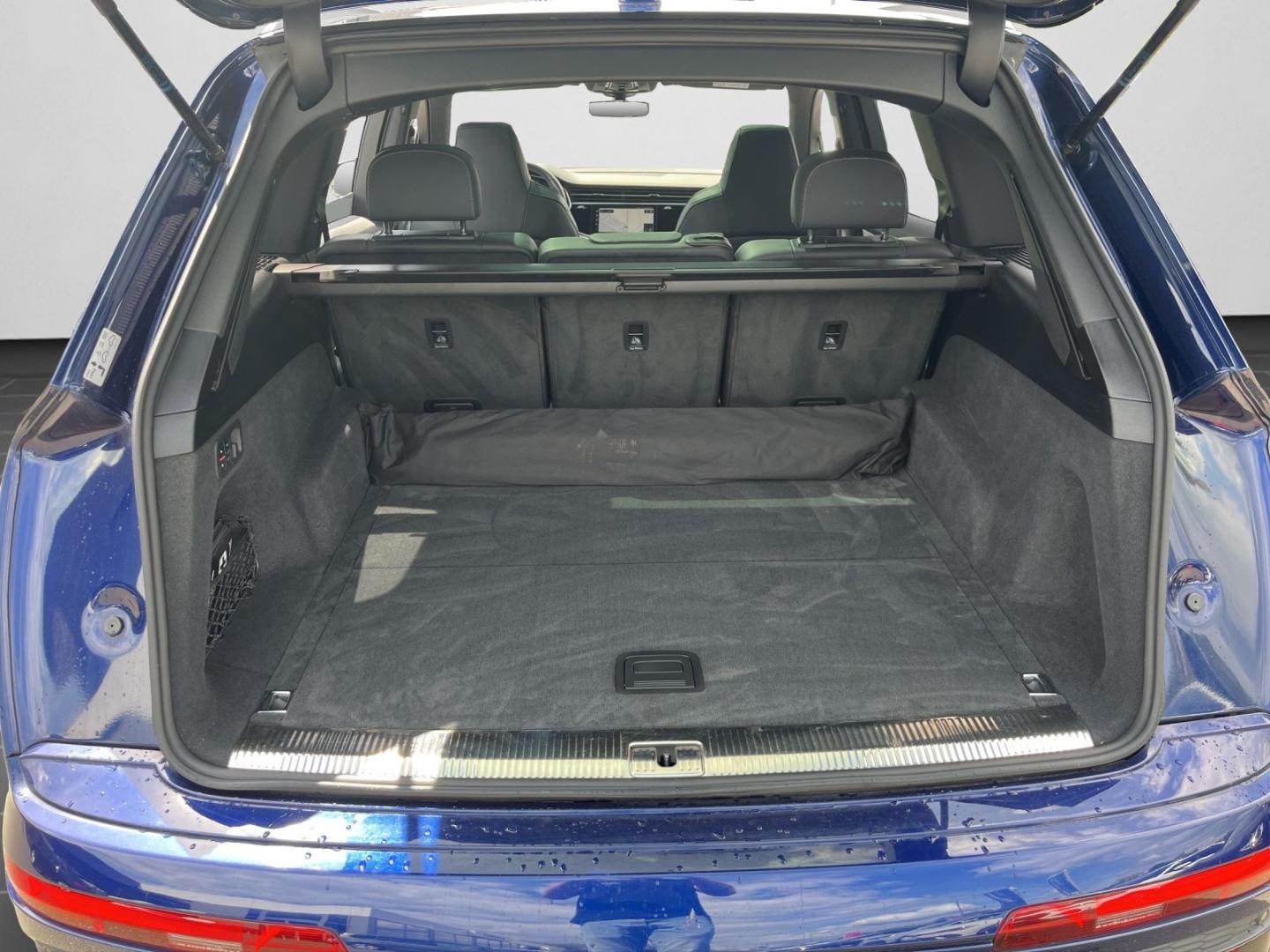 Image about Audi SQ7 TDI quattro tiptronic