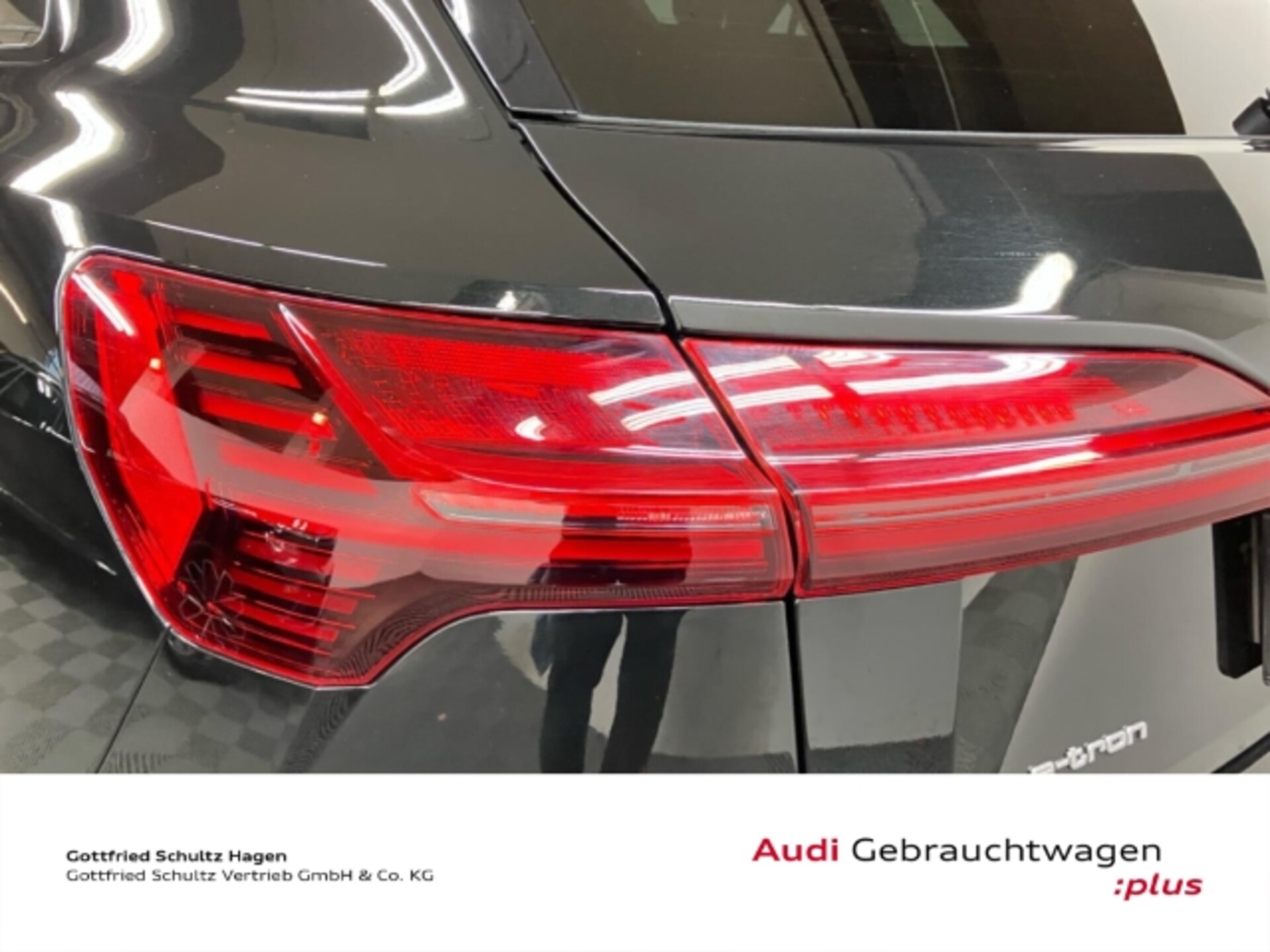 Audi e-tron S line