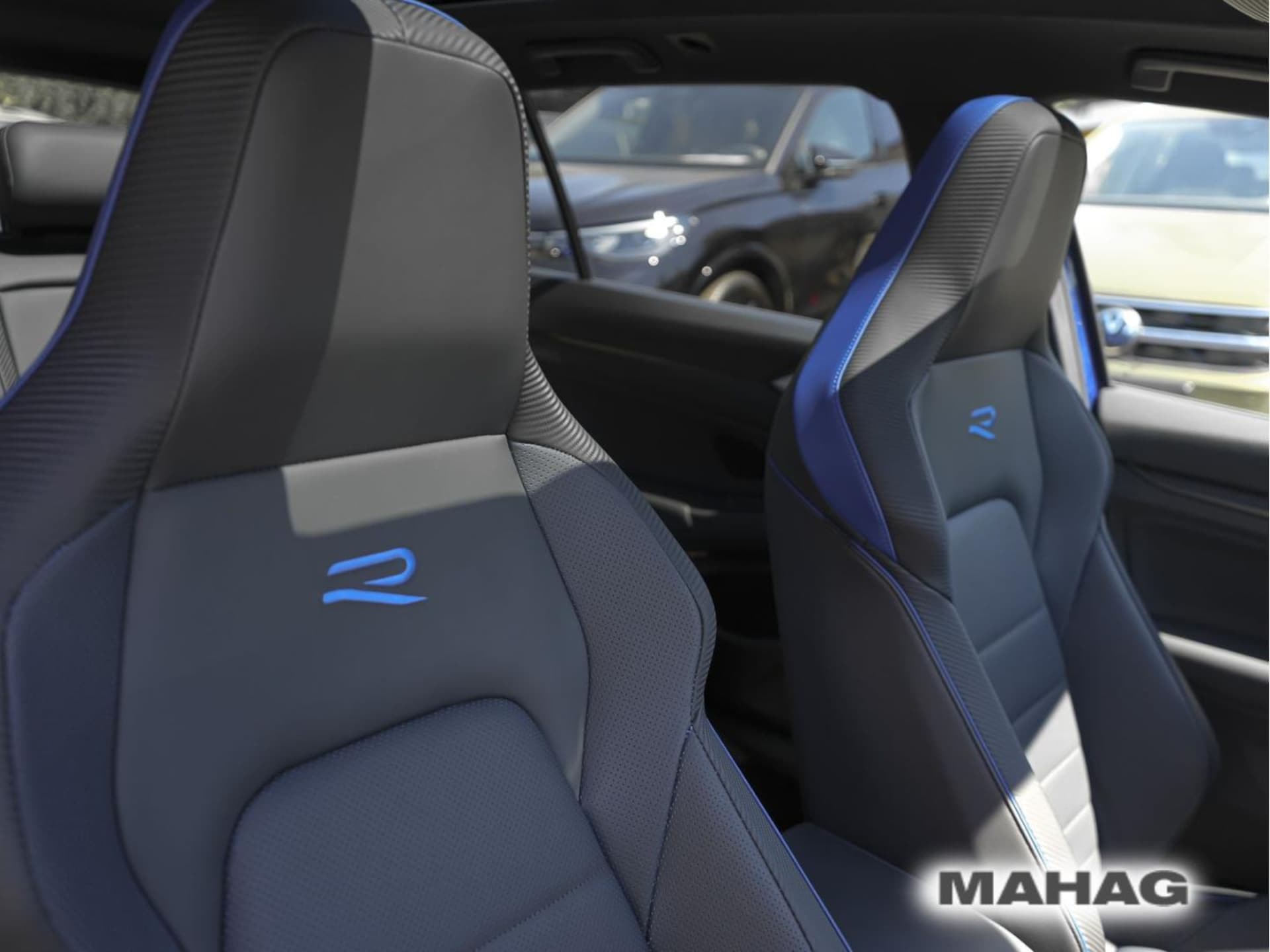 Volkswagen Golf Variant R