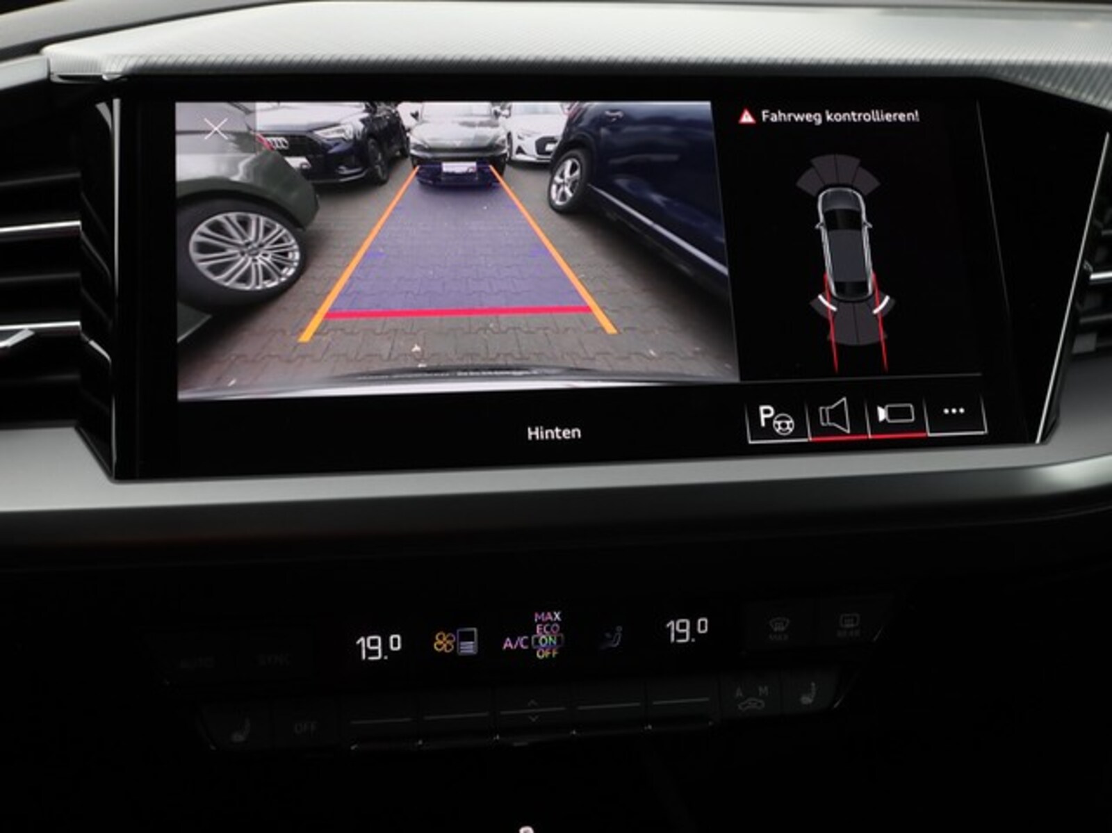 Audi Q4 Sportback e-tron – Bild 10