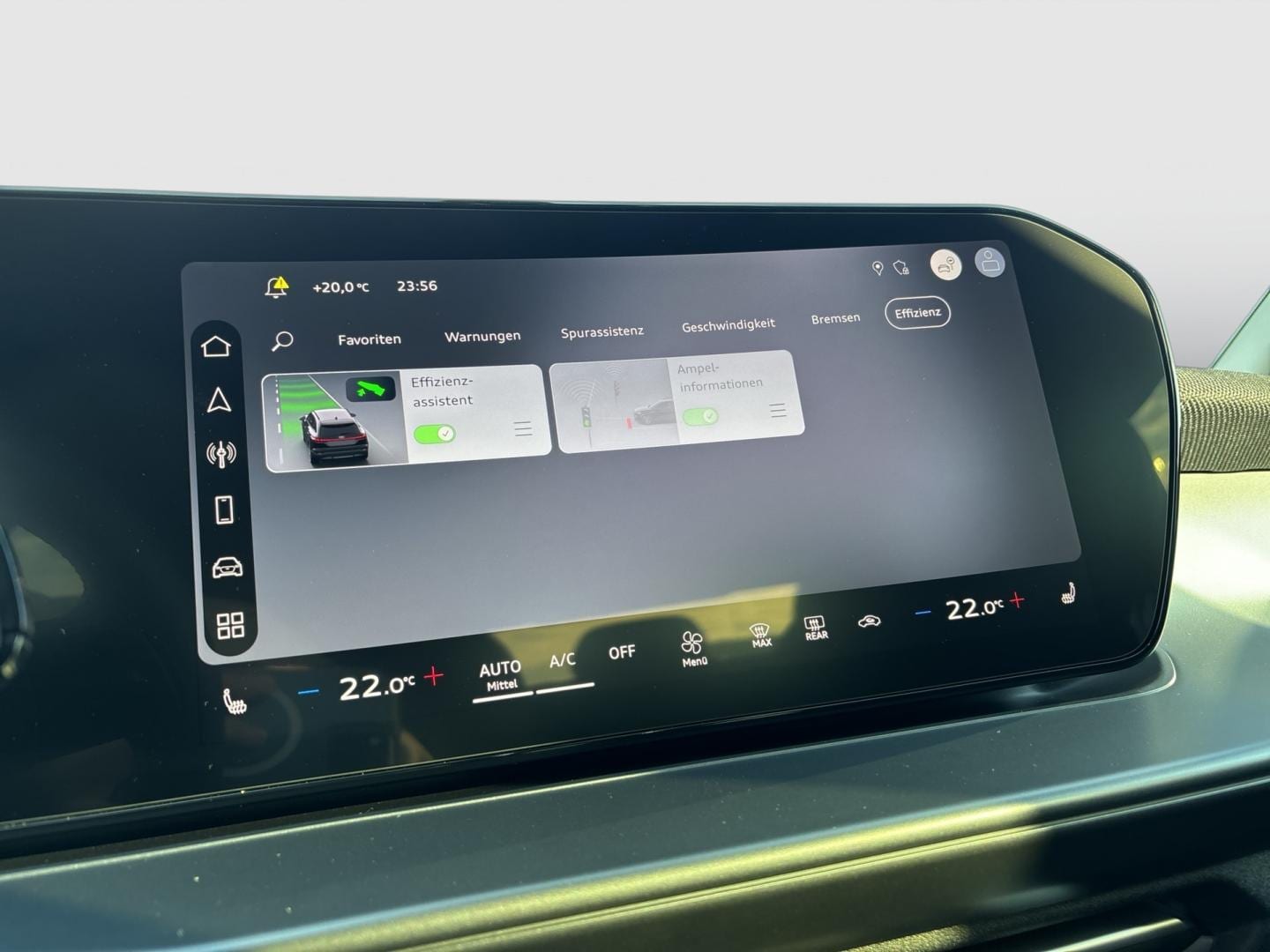 Bild über Audi Q3 SUV TFSI 110 kW S tronic - für weitere Informationen kontaktieren Sie den Audi Partner