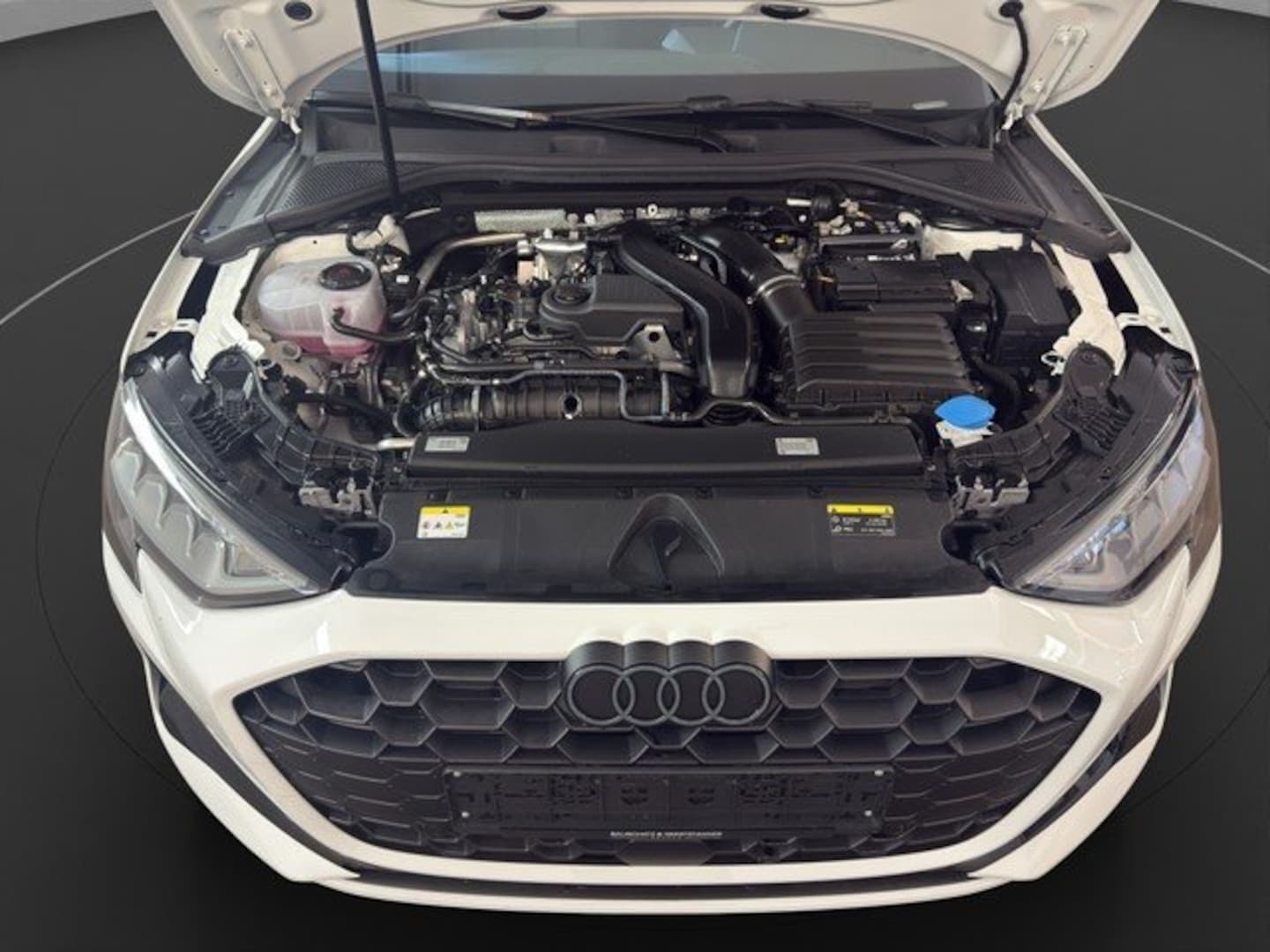 Bild über Audi A3 Limousine advanced 30 TFSI S tronic - für weitere Informationen kontaktieren Sie den Audi Partner