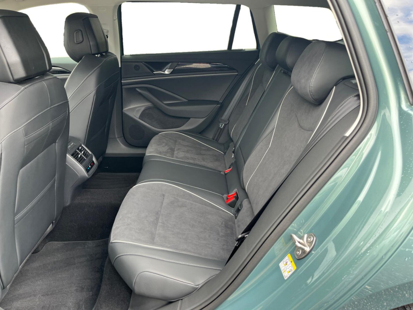 Volkswagen Passat – Bild 11