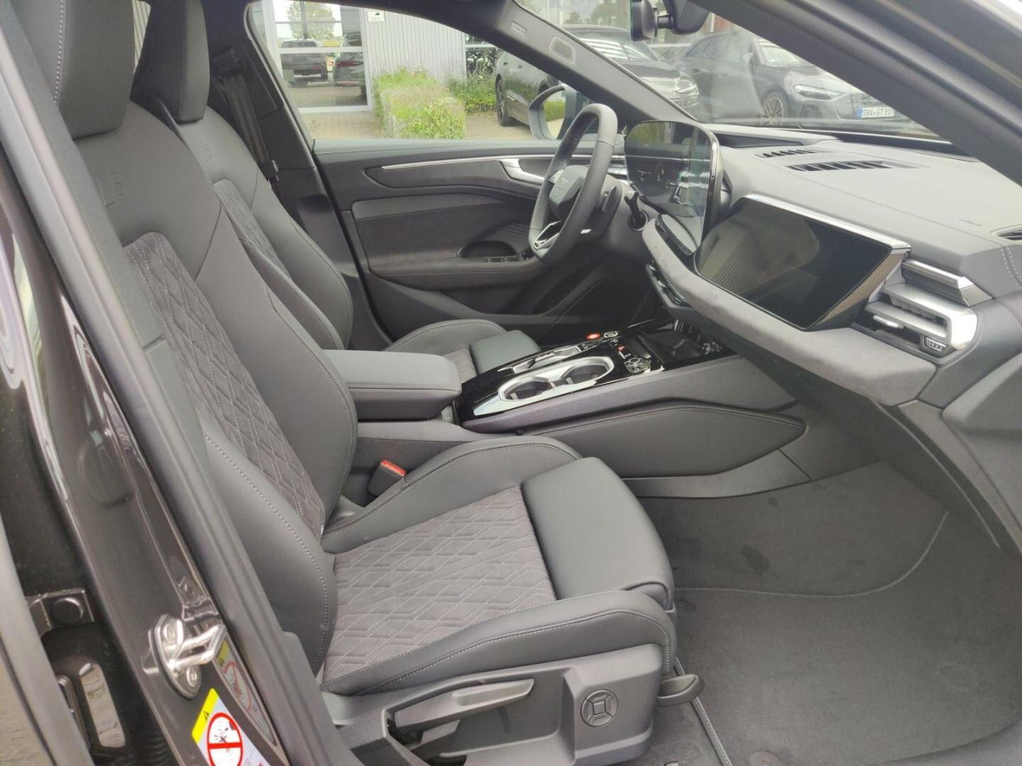 Bild über Audi A6 Avant edition one TDI quattro 150 kW S tronic - für weitere Informationen kontaktieren Sie den Audi Partner