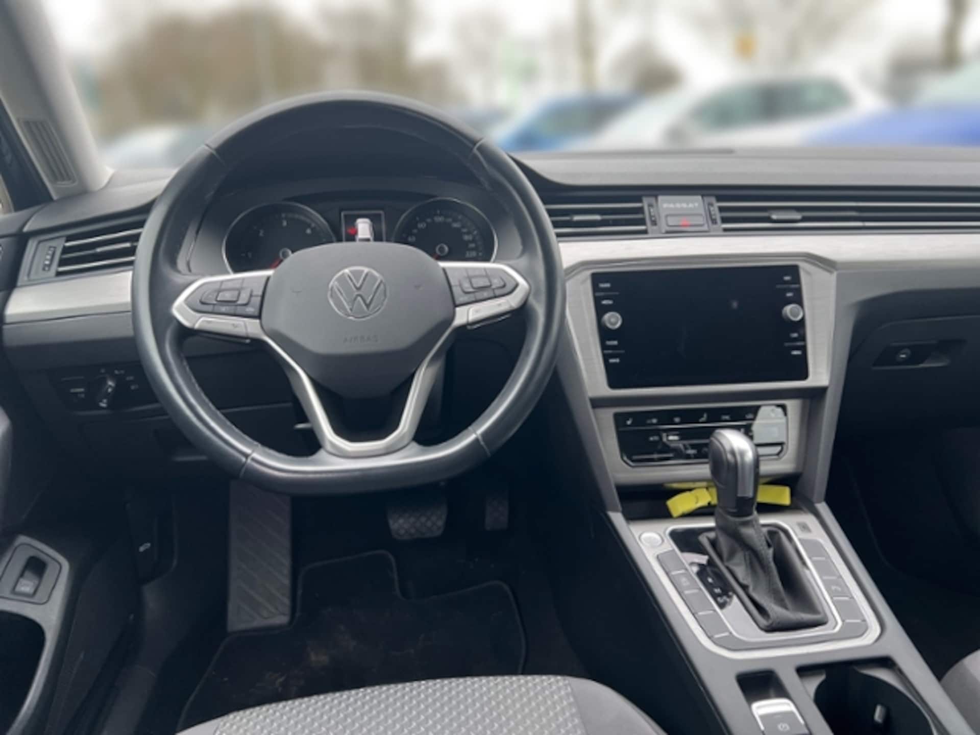 Volkswagen Passat Variant Basis-Modell