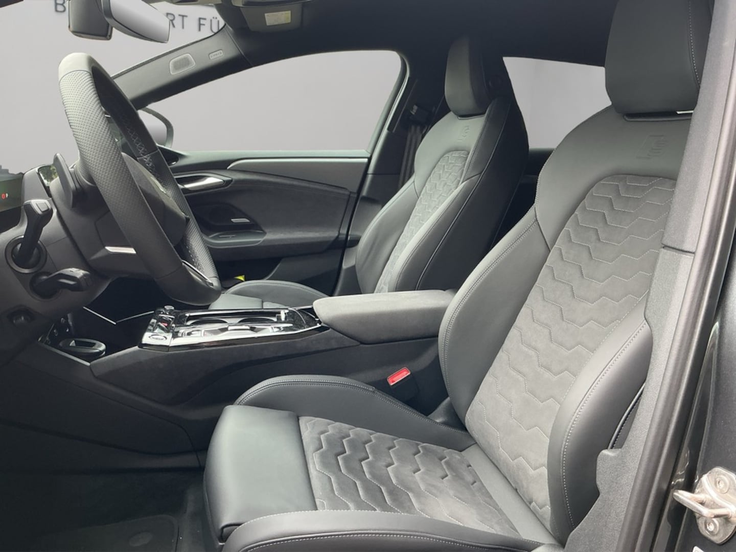 Bild über Audi A6 Avant e-tron S line business e-tron performance 270 kW - für weitere Informationen kontaktieren Sie den Audi Partner