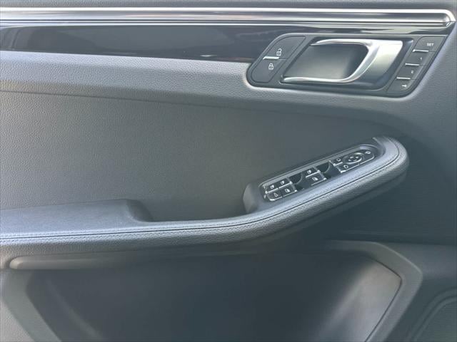 2022 Porsche Macan Base