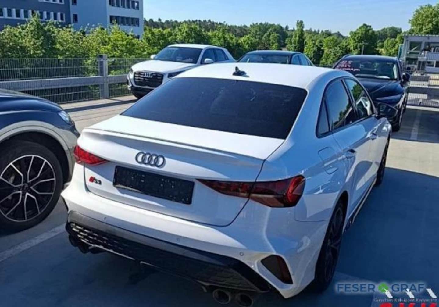 Bild über Audi S3 Limousine TFSI quattro S tronic - für weitere Informationen kontaktieren Sie den Audi Partner
