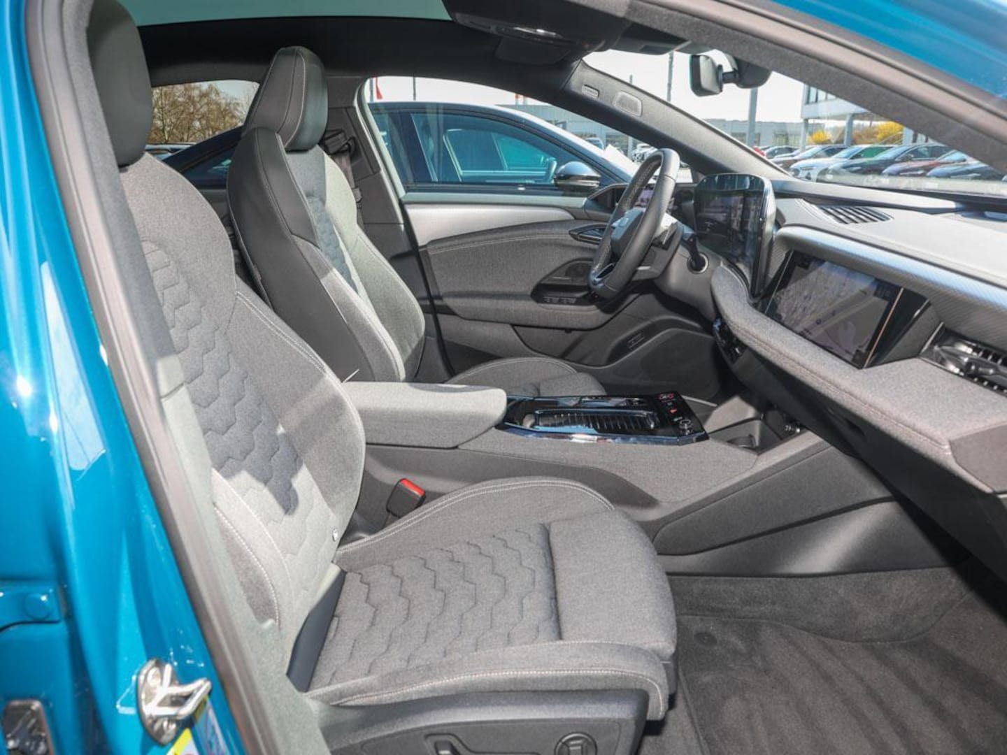 Bild über Audi A6 Sportback e-tron e-tron - für weitere Informationen kontaktieren Sie den Audi Partner
